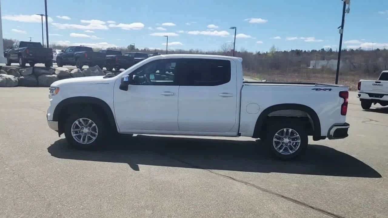 Used 2022 Summit White Chevrolet LT image 5