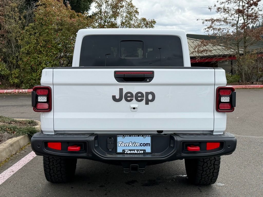 New 2026 Bright White Clear-Coat Exterior Paint Jeep Rubicon X image 6