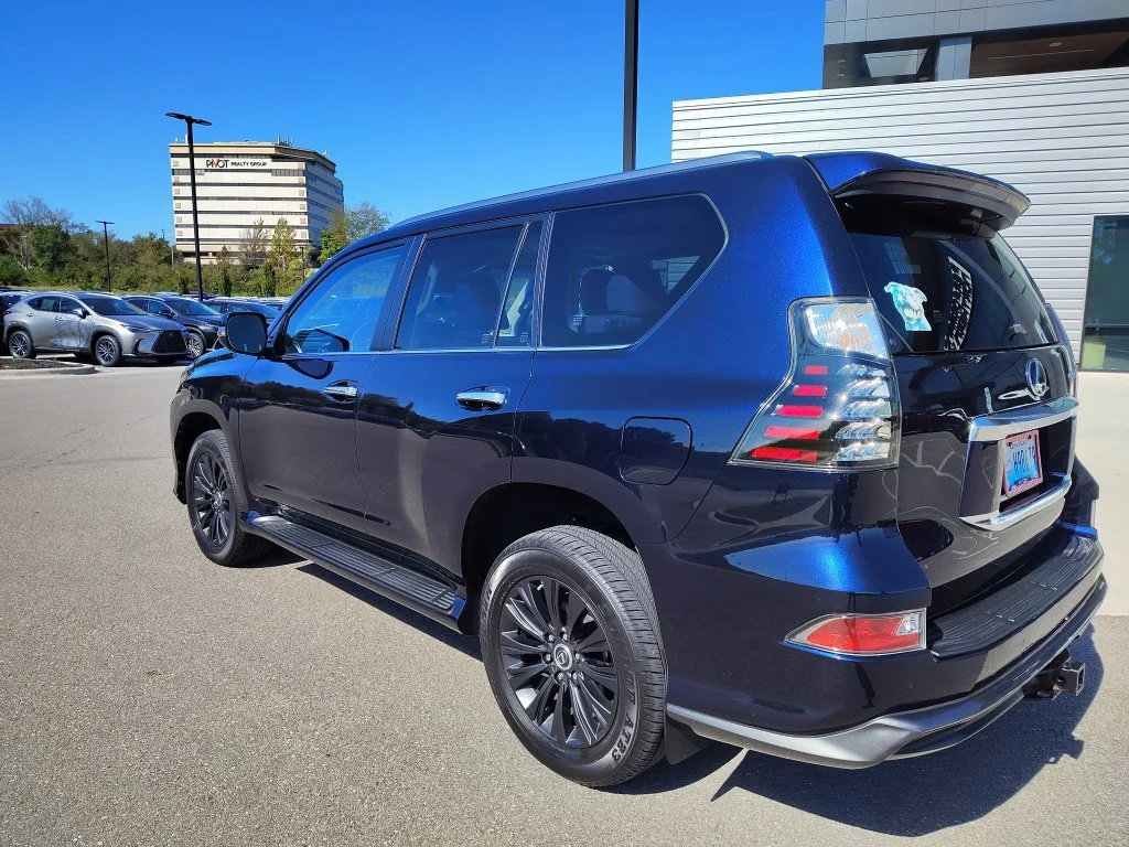 Used 2023 Nightfall Mica Lexus 460 Premium image 9