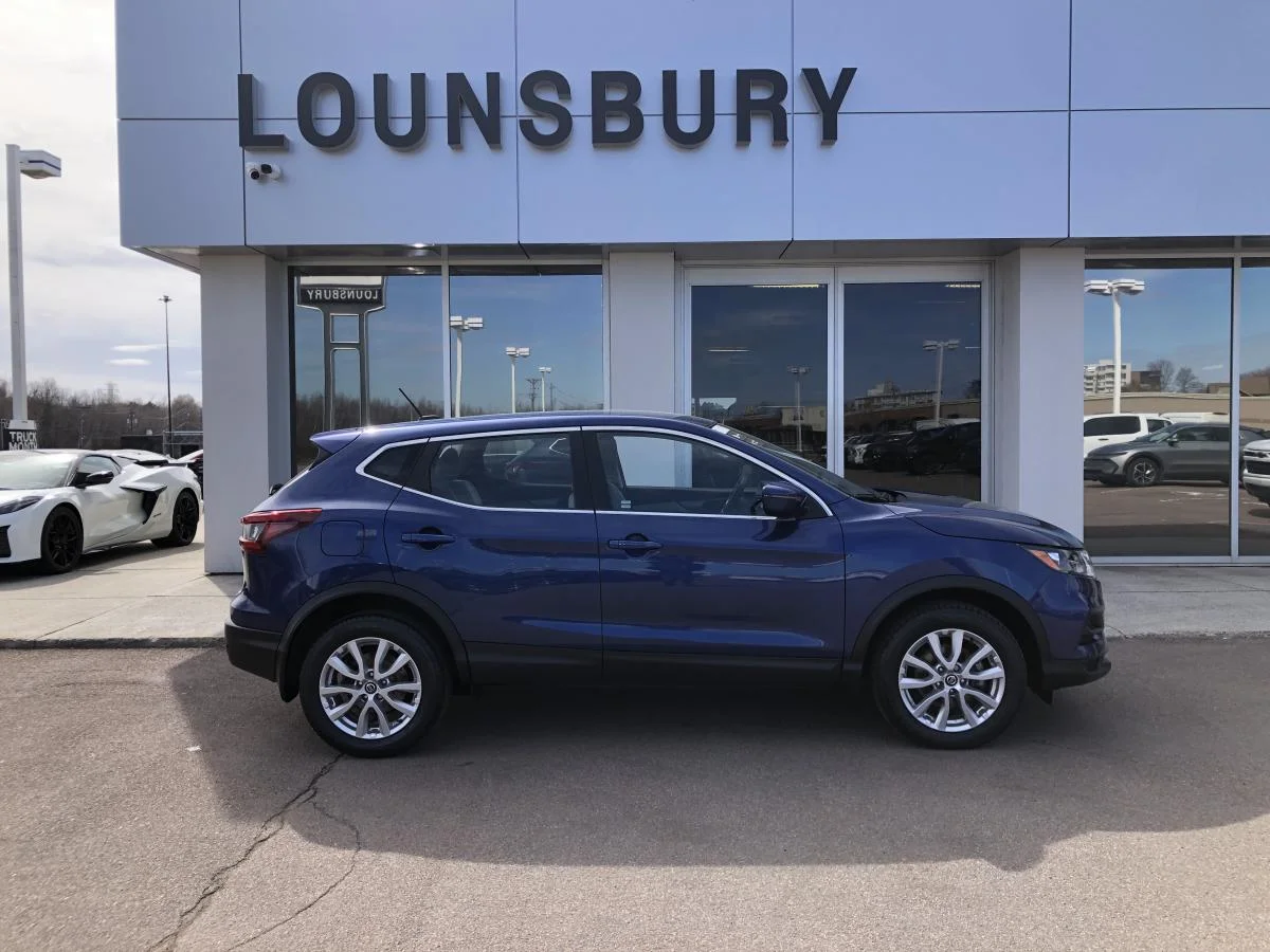 Used 2023 Blue Nissan AWD S CVT image 2