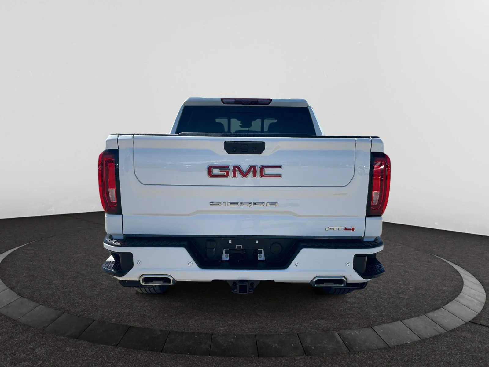 Used 2023 White GMC AT4 Crew Cab image 4