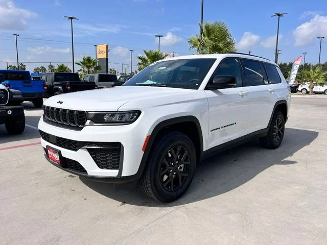 New 2026 Bright White Clearcoat Jeep Altitude image 3