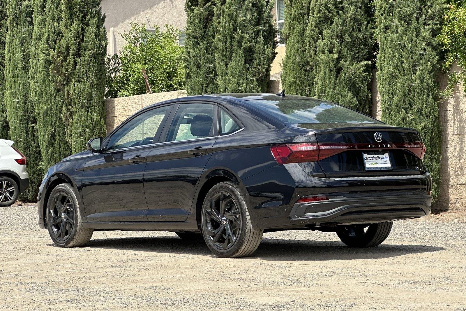 New 2026 Deep Black Pearl Volkswagen SE image 6