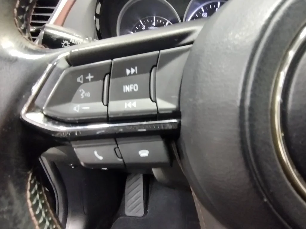 Used 2017 Black Mazda Signature image 29