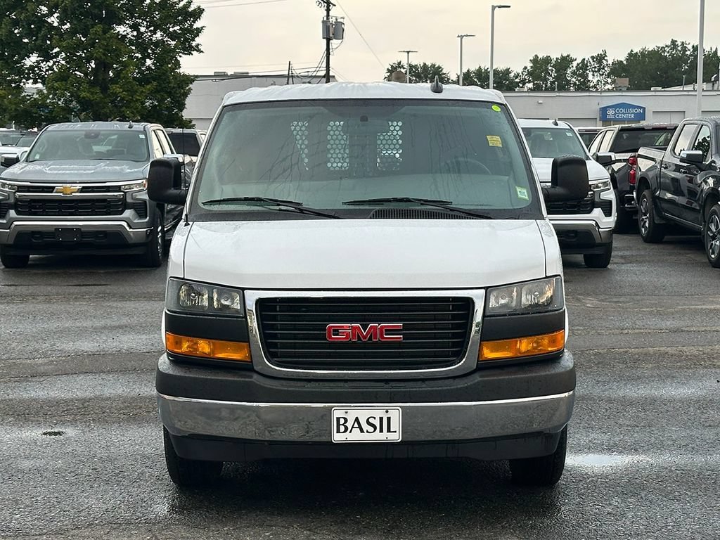 Used 2025 Summit White GMC Work Van image 3