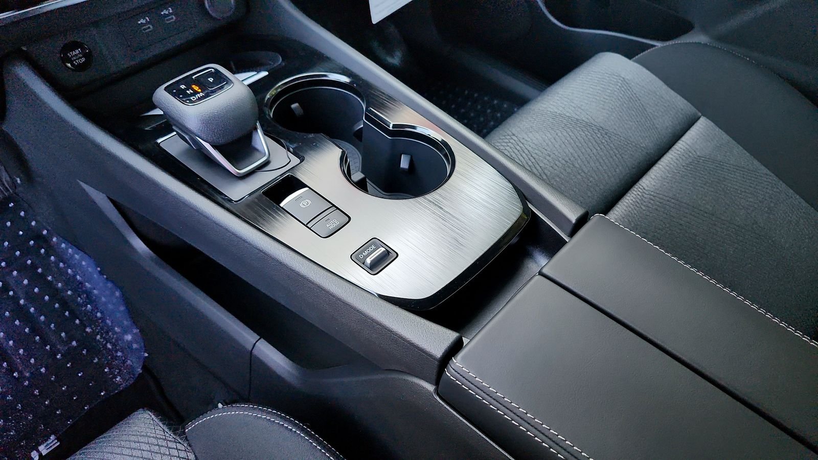 2026 Nissan Rogue SV - Photo 15