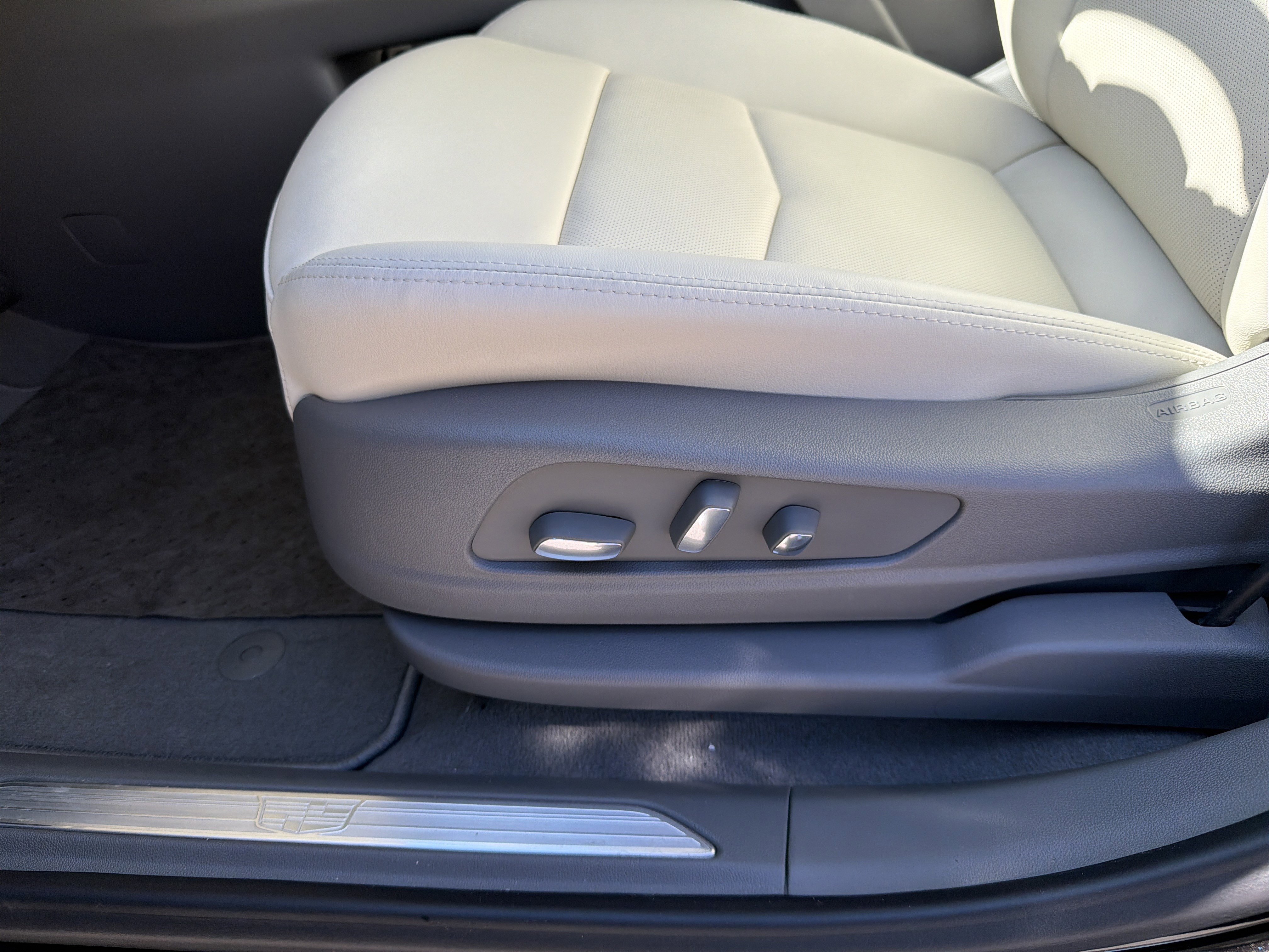 2026 Cadillac XT5 Premium Luxury - Photo 10