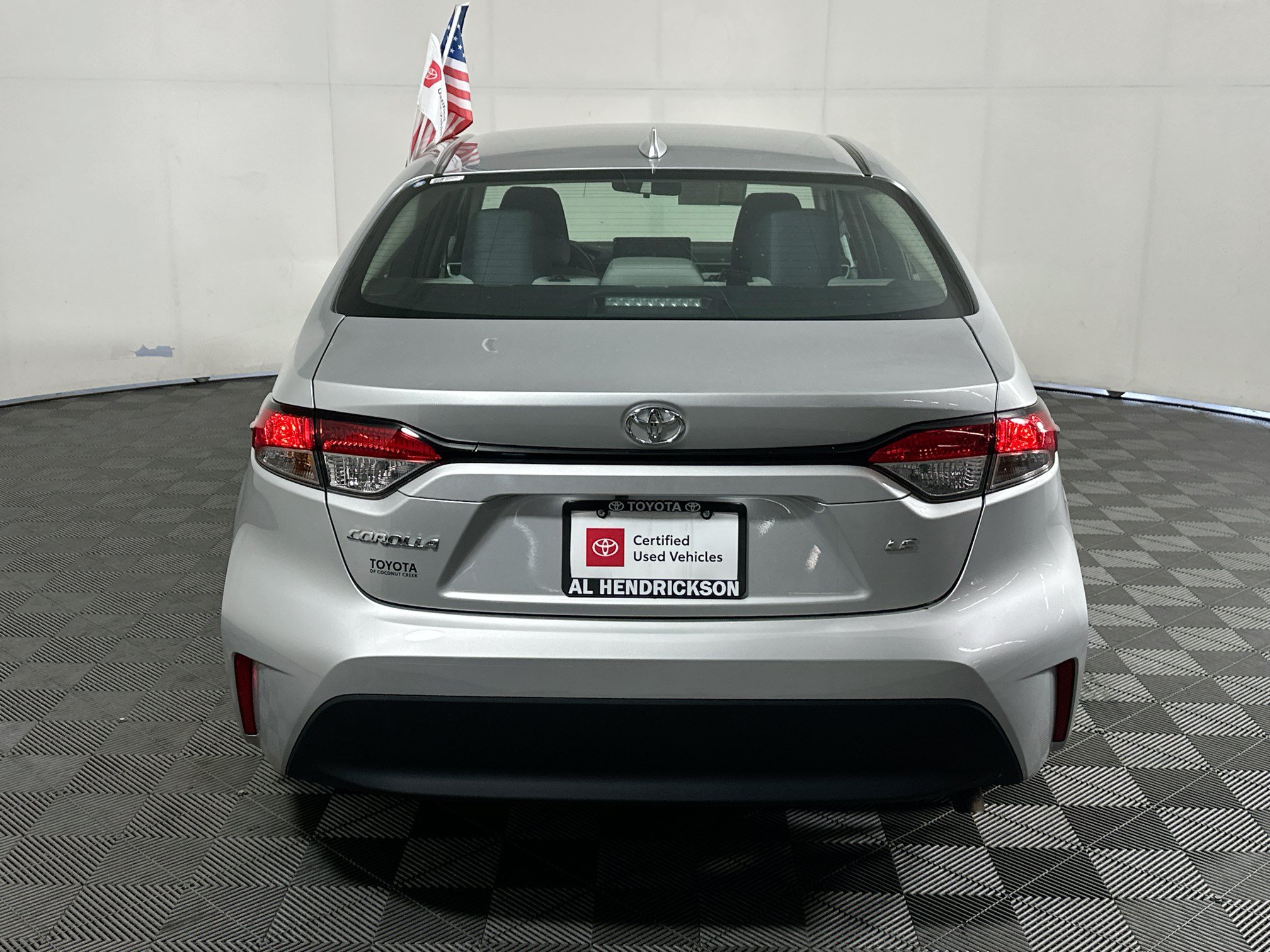 Certified Used 2025 Classic Silver Metallic Toyota LE image 4