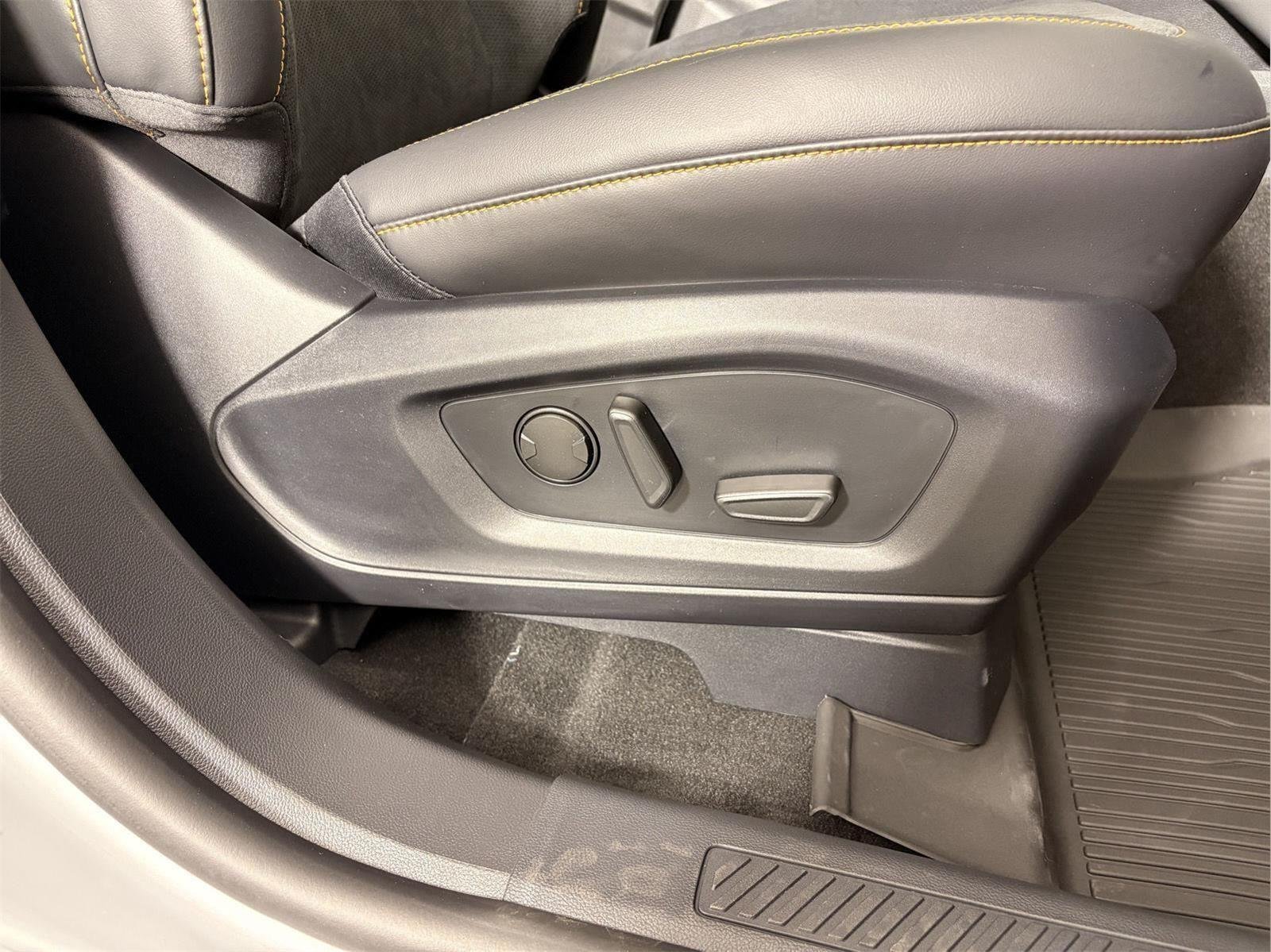 New 2026 Space White Metallic Ford Tremor® image 25