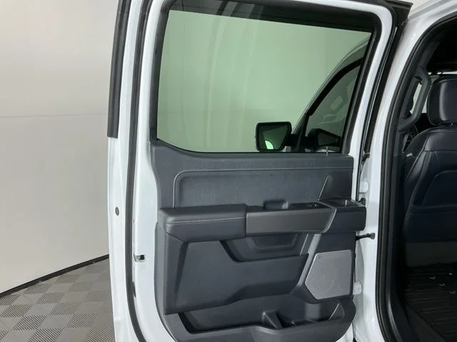 Used 2025 Oxford White Ford Lariat image 28