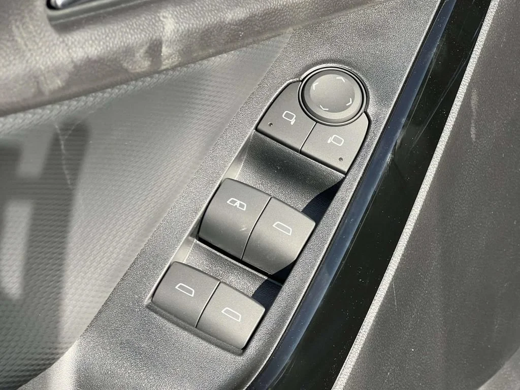 Used 2027 Mosaic Black Metallic Chevrolet LT image 11