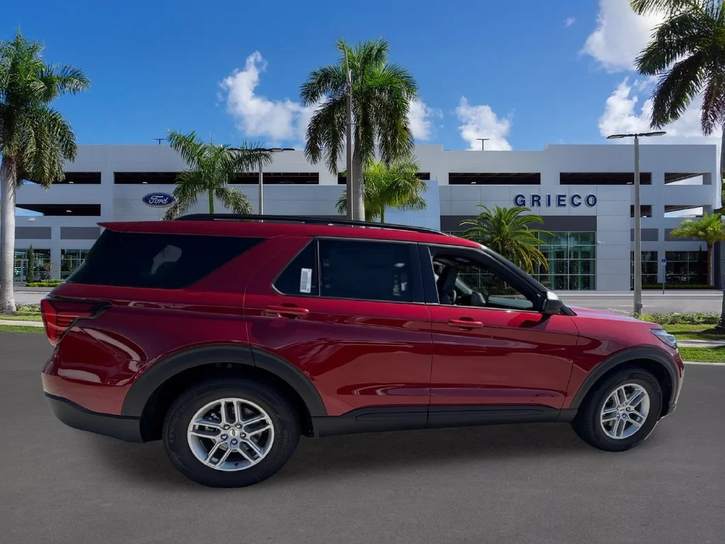 New 2027 Ruby Red Metallic Tinted Clearcoat Ford Active image 8