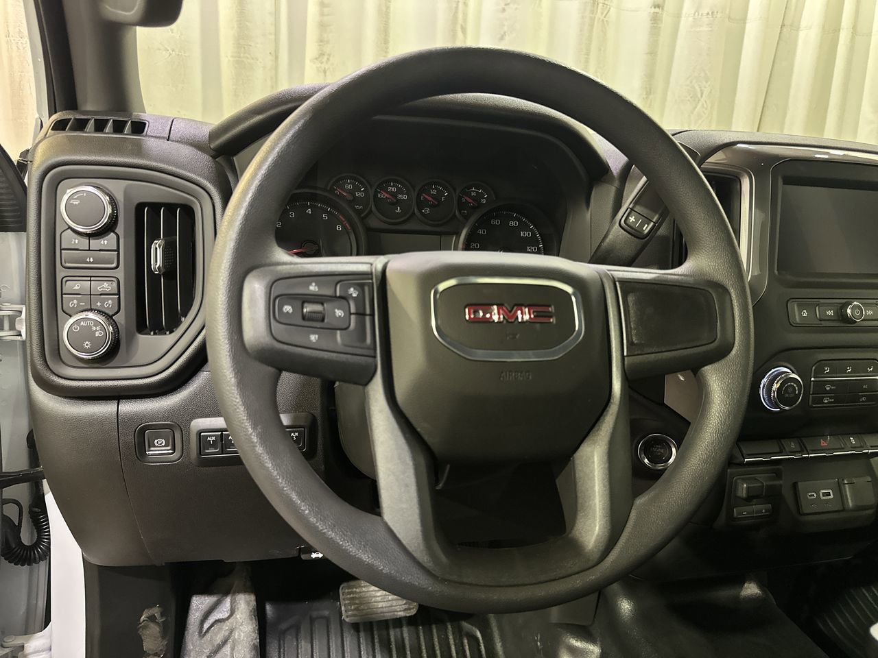2026 GMC Sierra 3500 Chassis Cab Pro - Photo 15