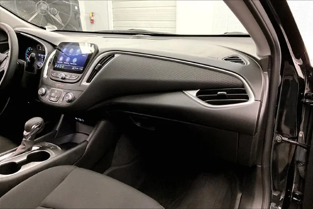 Used 2024 Mosaic Black Metallic Chevrolet RS image 18