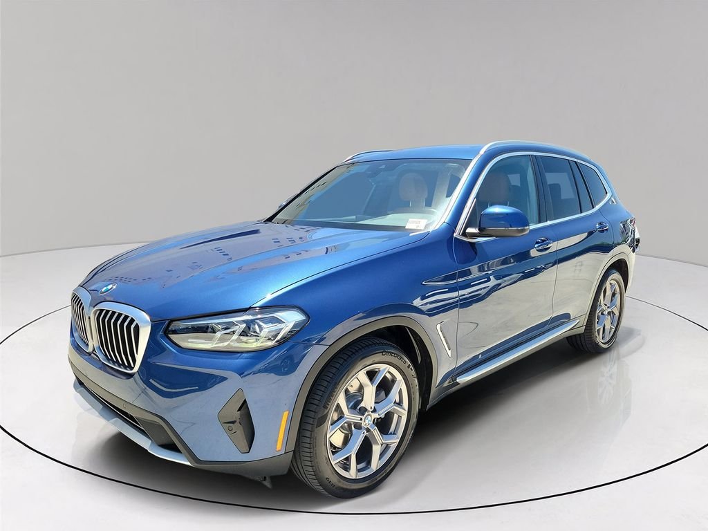 Used 2024 Blue BMW sDrive30i image 3
