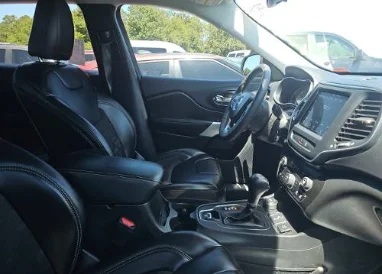 Used 2022 Black Jeep X image 10