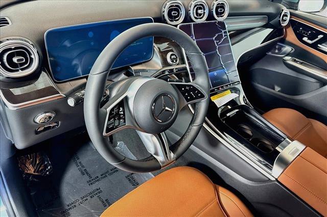 New 2026 Verde Silver Metallic Mercedes-Benz GLC 300 image 39