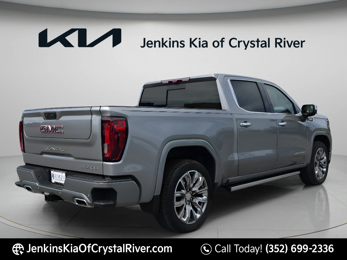 Used 2024 Sterling Metallic GMC Denali image 4
