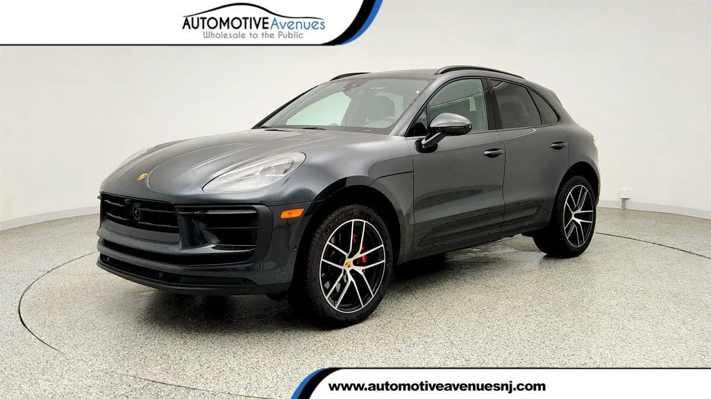 2024 Porsche Macan S's photo