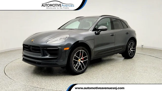 2024 Porsche Macan S w/ Premium Plus Package & Sport Chrono Package