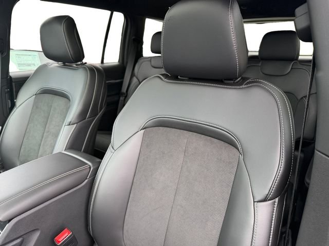 New 2026 Baltic Gray Metallic Clear-Coat Exterior Paint Jeep Altitude image 10