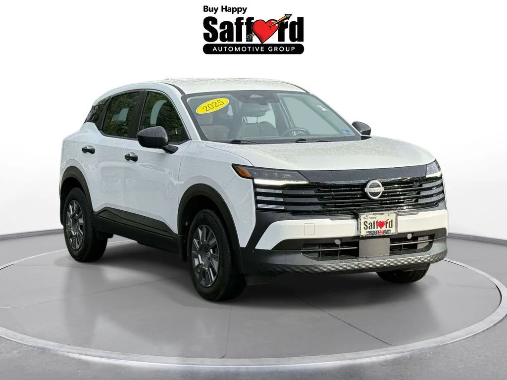 Used 2025 White Nissan S image 9