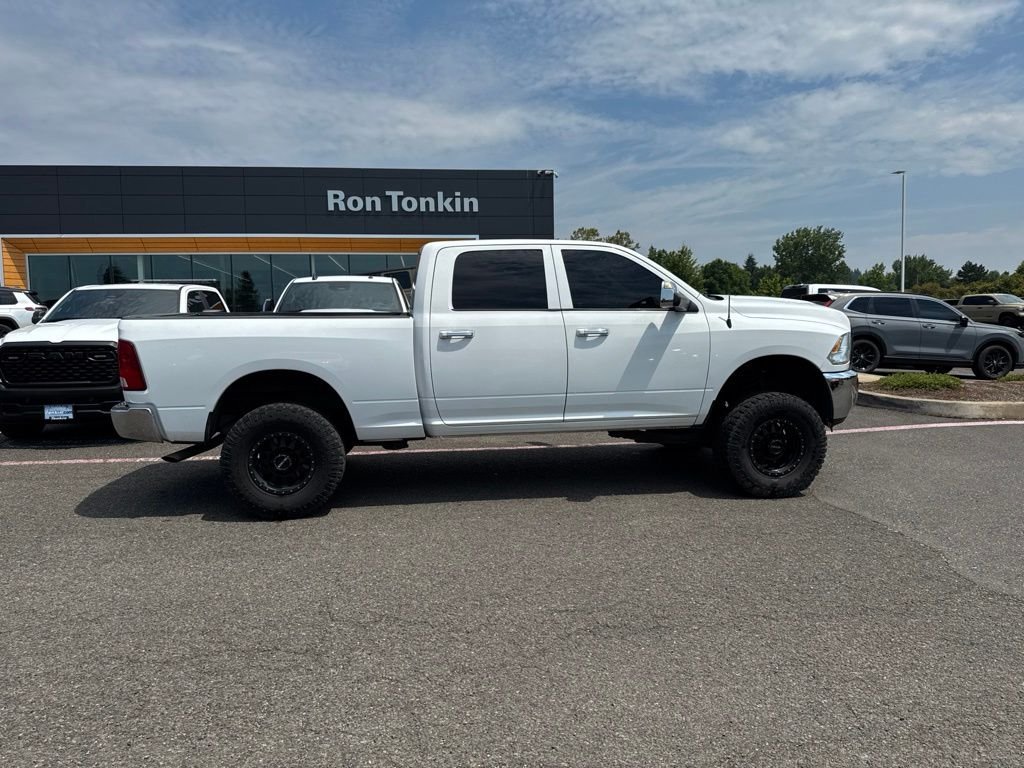 Used 2016 Bright White Clearcoat Ram SLT image 11