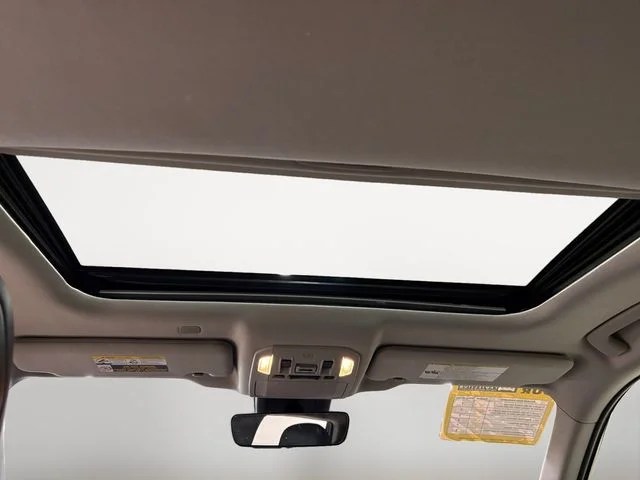 Used 2022  Toyota XLE image 4