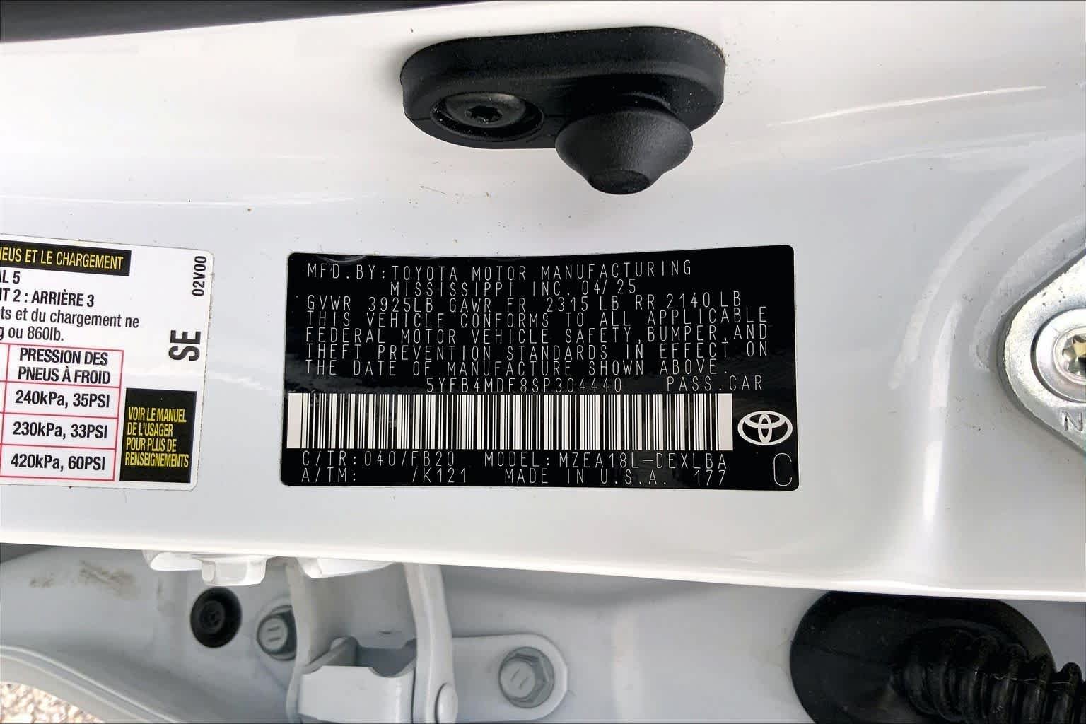 Used 2025 Ice Cap Toyota LE image 36