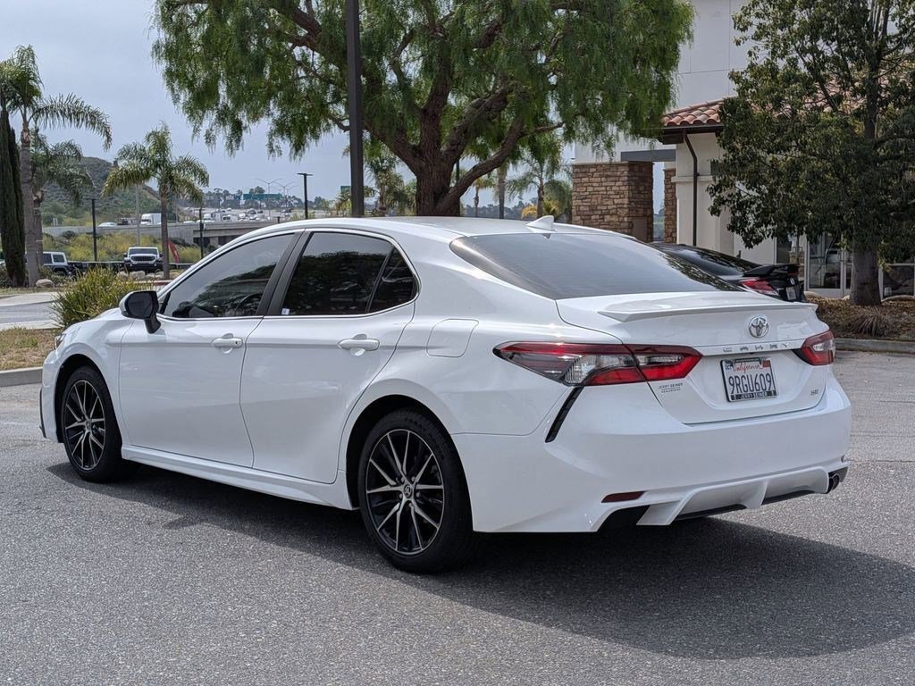 Used 2024 Ice Toyota SE image 3