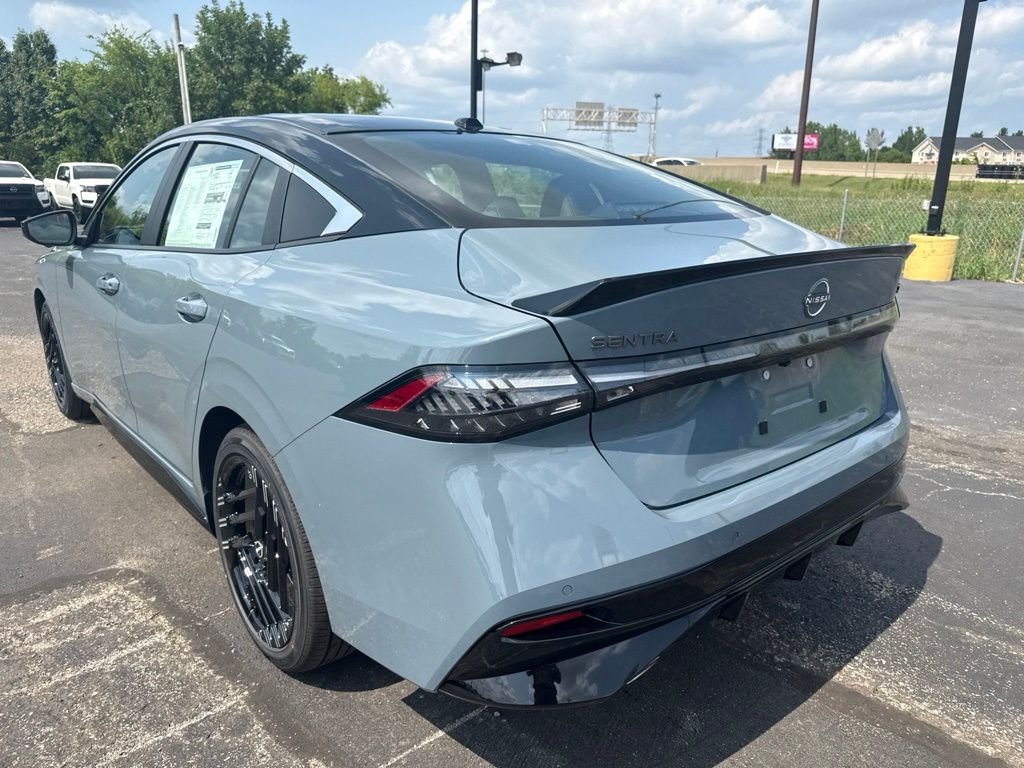 New 2026 Atlantic Gray Metallic / Super Black Two-tone Nissan SR image 6