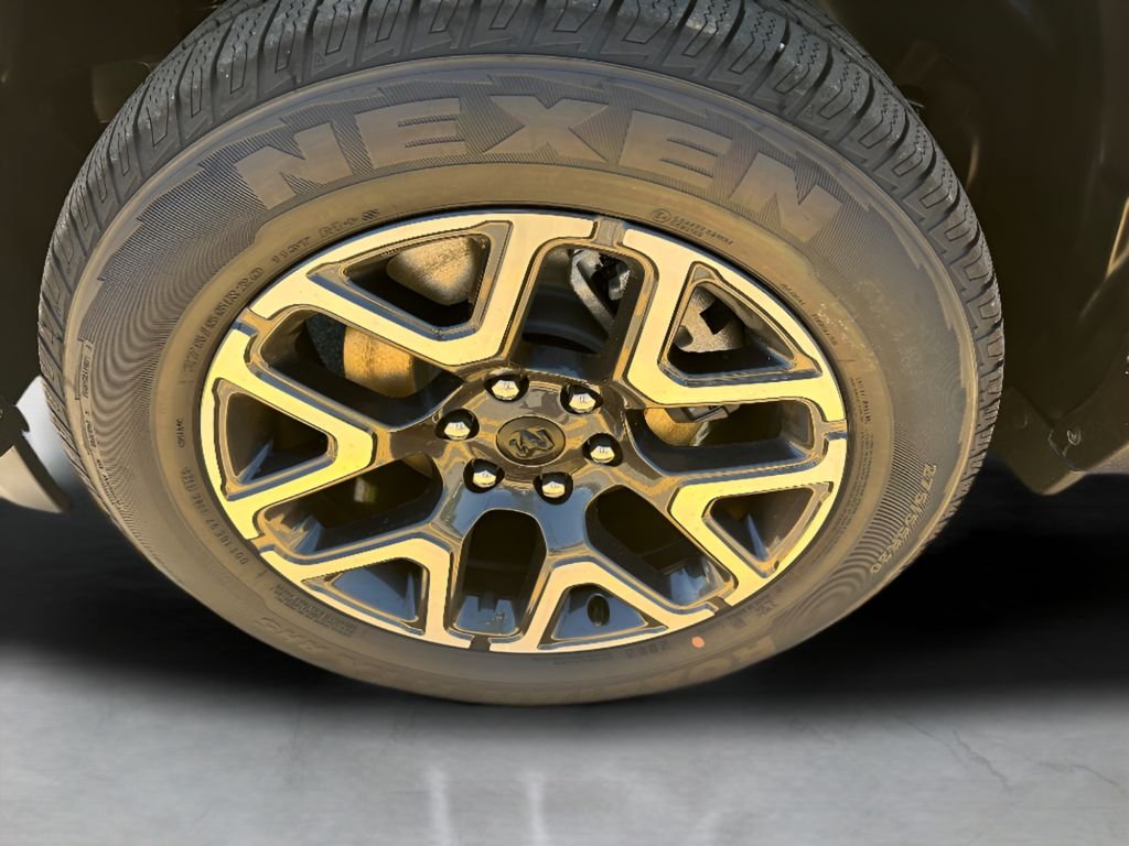 New 2026 Granite Crystal Metallic Clear-Coat Exterior Paint RAM Laramie Hemi 4x4 Crew Cab image 9
