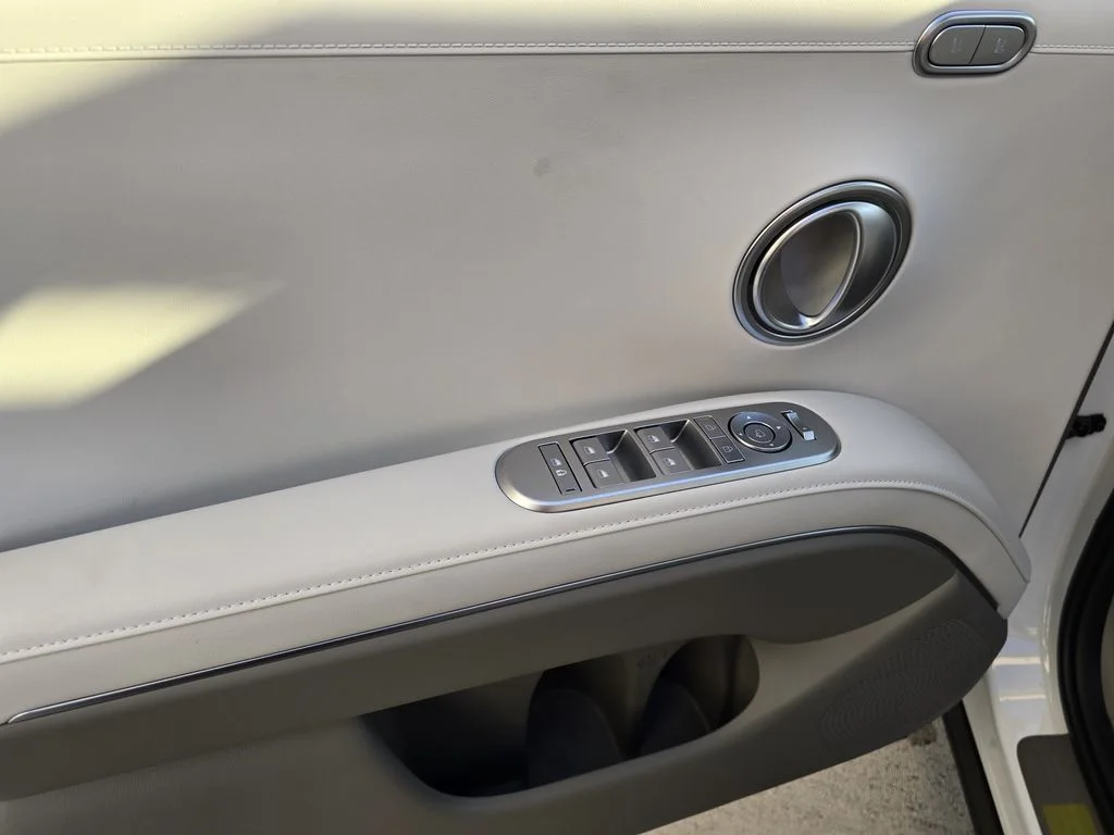 New 2026 Green Hyundai SEL Premium image 18