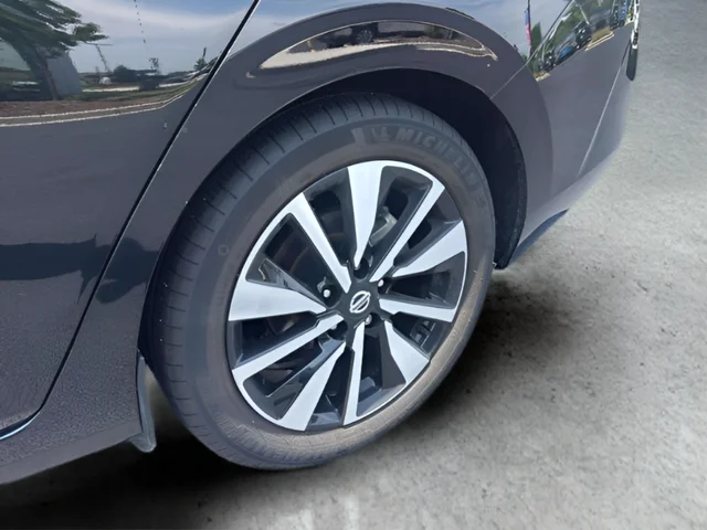 Used 2023 Black Nissan SV image 31