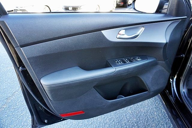 Used 2023 Black Kia LXS image 20