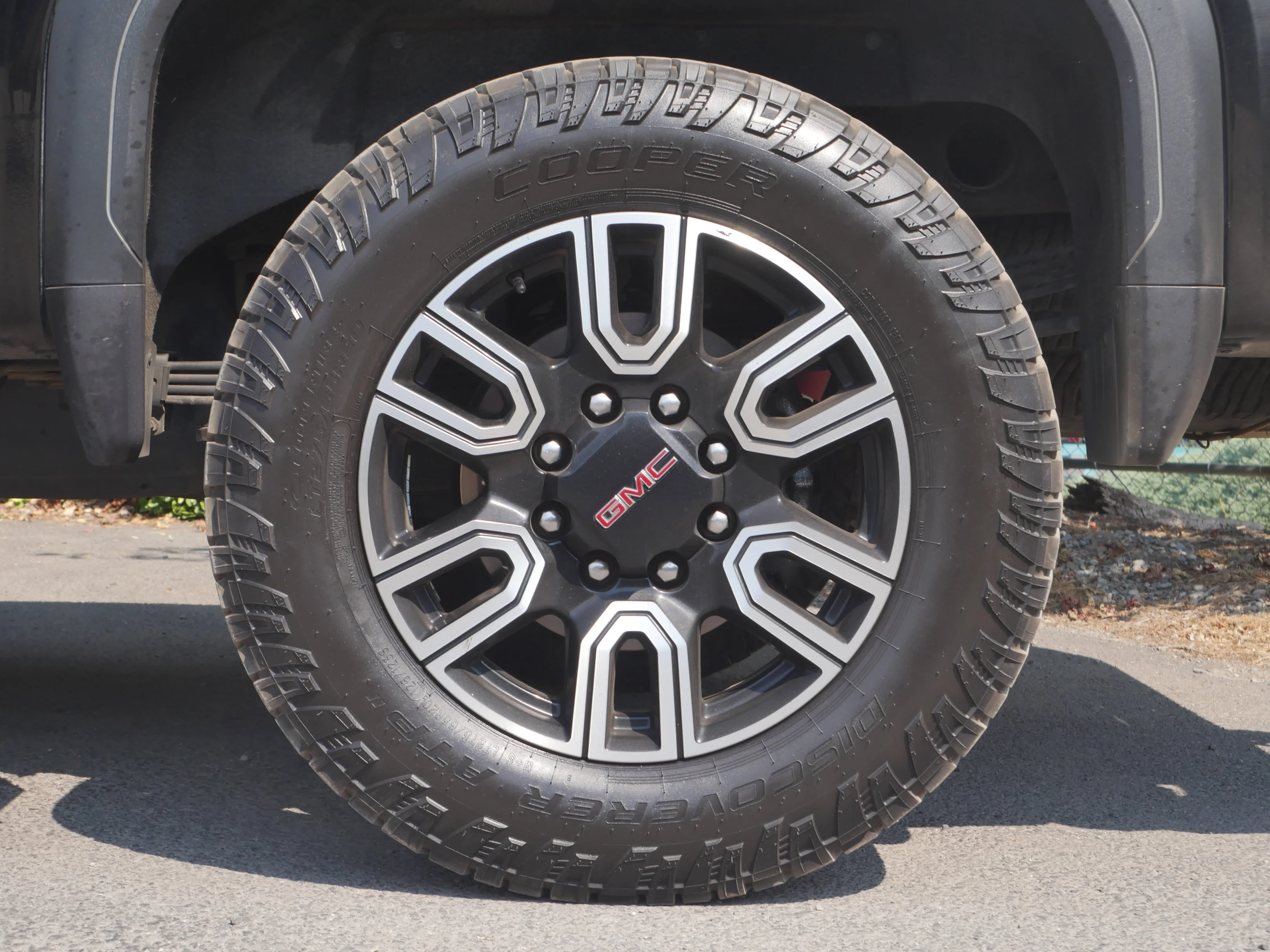 Used 2022 Onyx Black GMC AT4 image 15