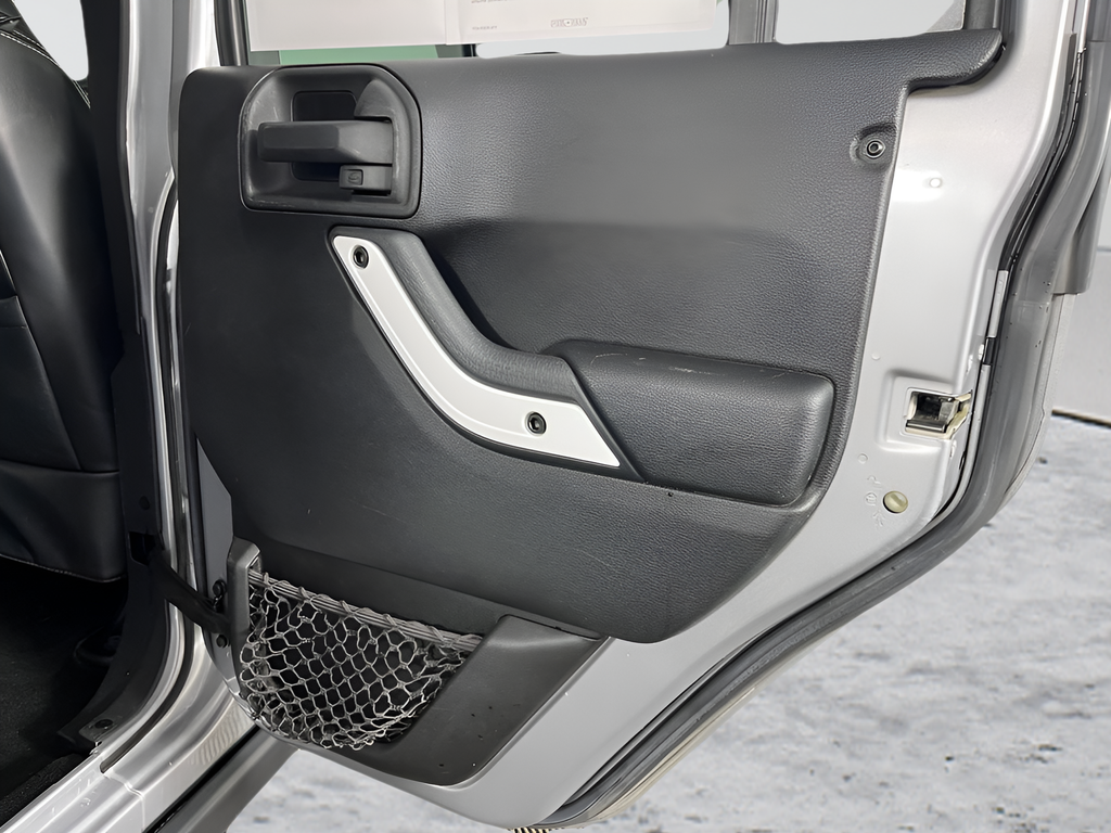 2014 Jeep Wrangler Unlimited Sahara - Photo 13