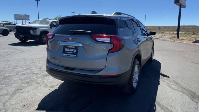 Used 2023 Sterling Metallic GMC SLE image 8