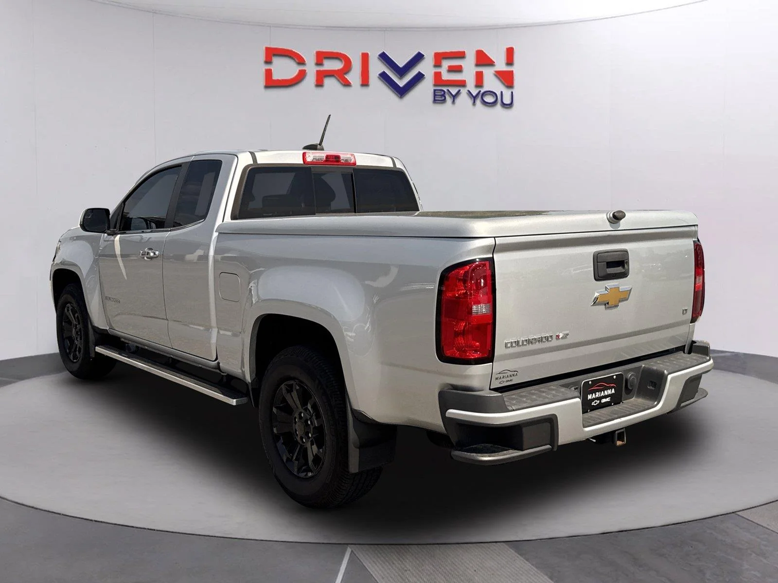 Used 2018 SILVER ICE METALLIC Chevrolet 2WD LT image 6