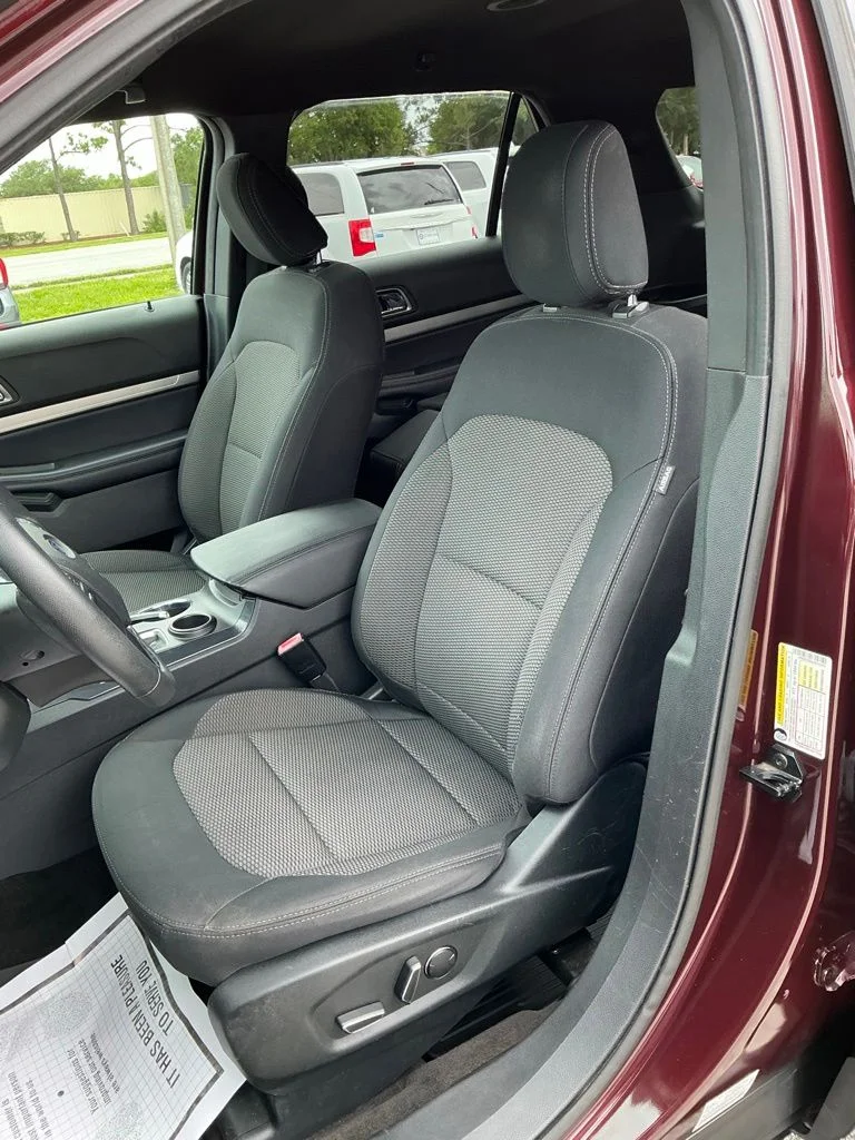 Used 2018 Red Ford XLT image 42