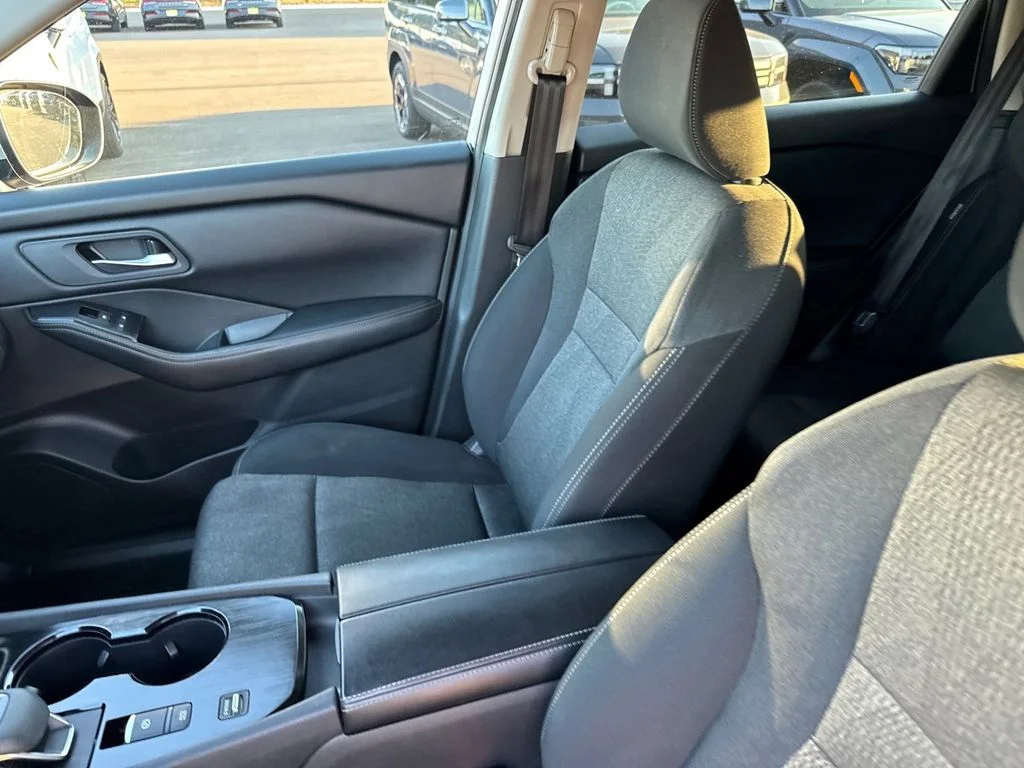 Used 2024 Silver Nissan SV image 10