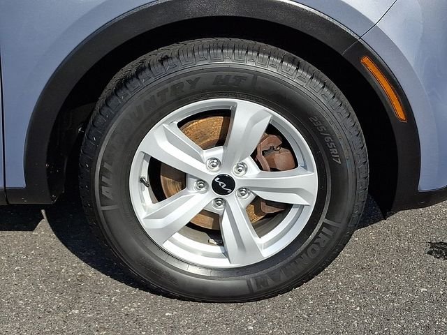 Used 2022 Silver Kia LX image 9