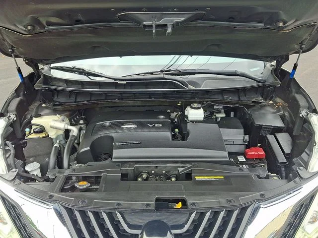 Used 2016 Brown Nissan S image 29