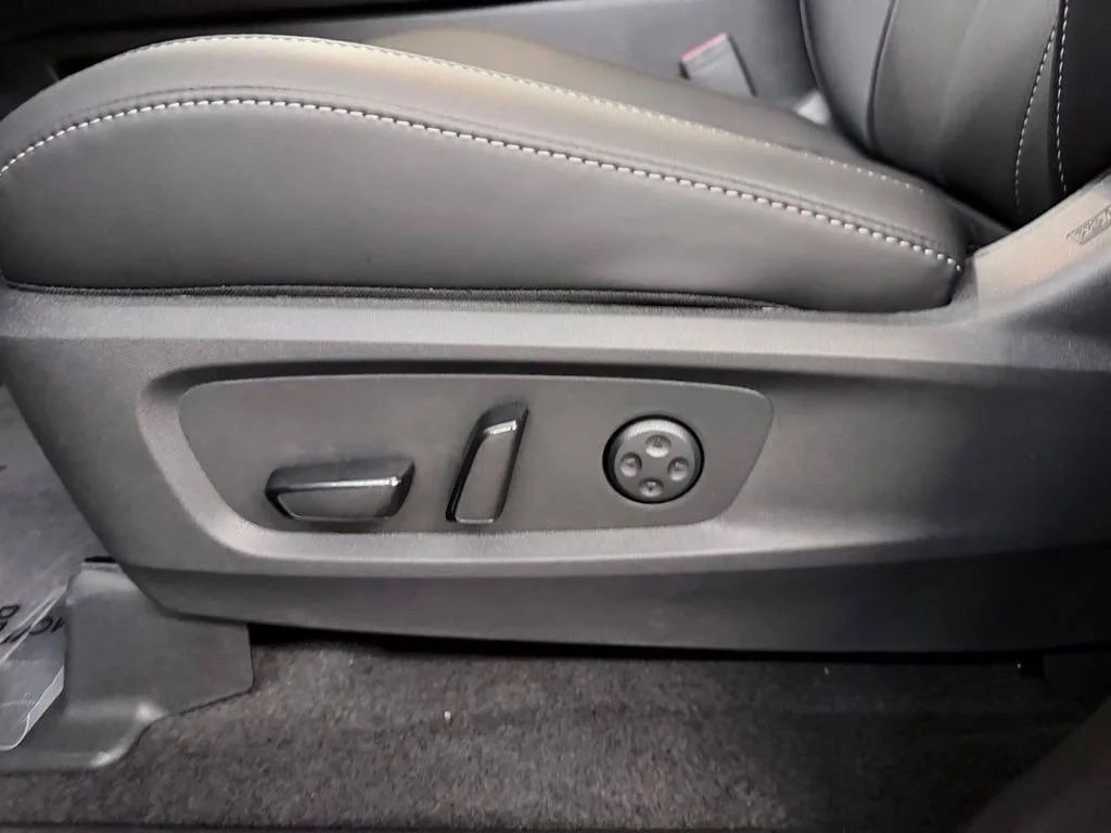 New 2027 HARBOR GRAY INFINITI Sport AWD image 11