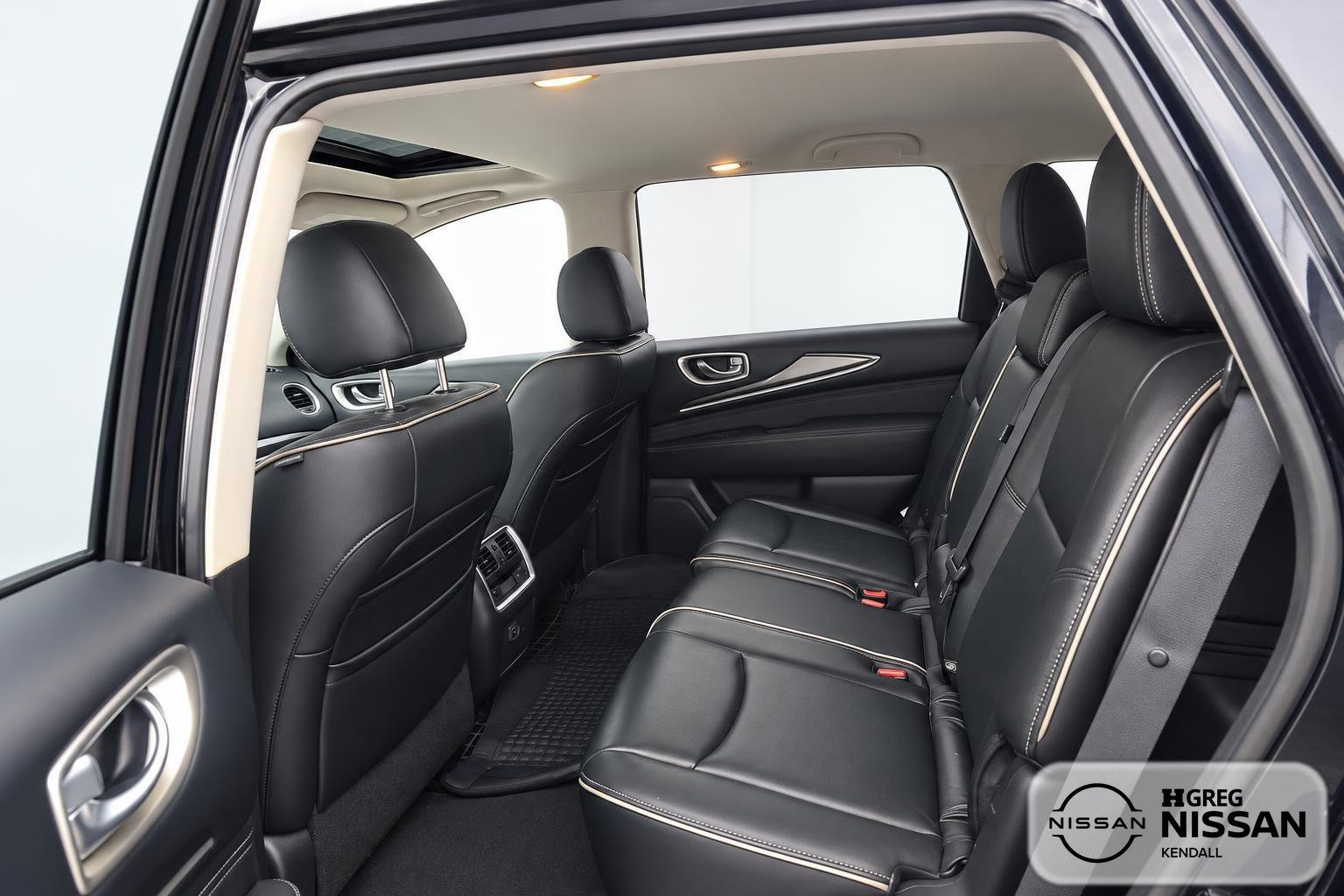 Used 2019 Black INFINITI PURE image 9