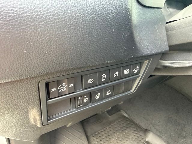Used 2025 White Toyota SR5 image 29