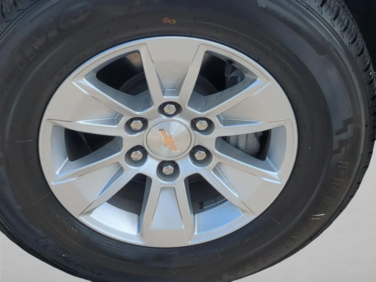Used 2025 Sterling Gray Metallic Chevrolet LT image 24