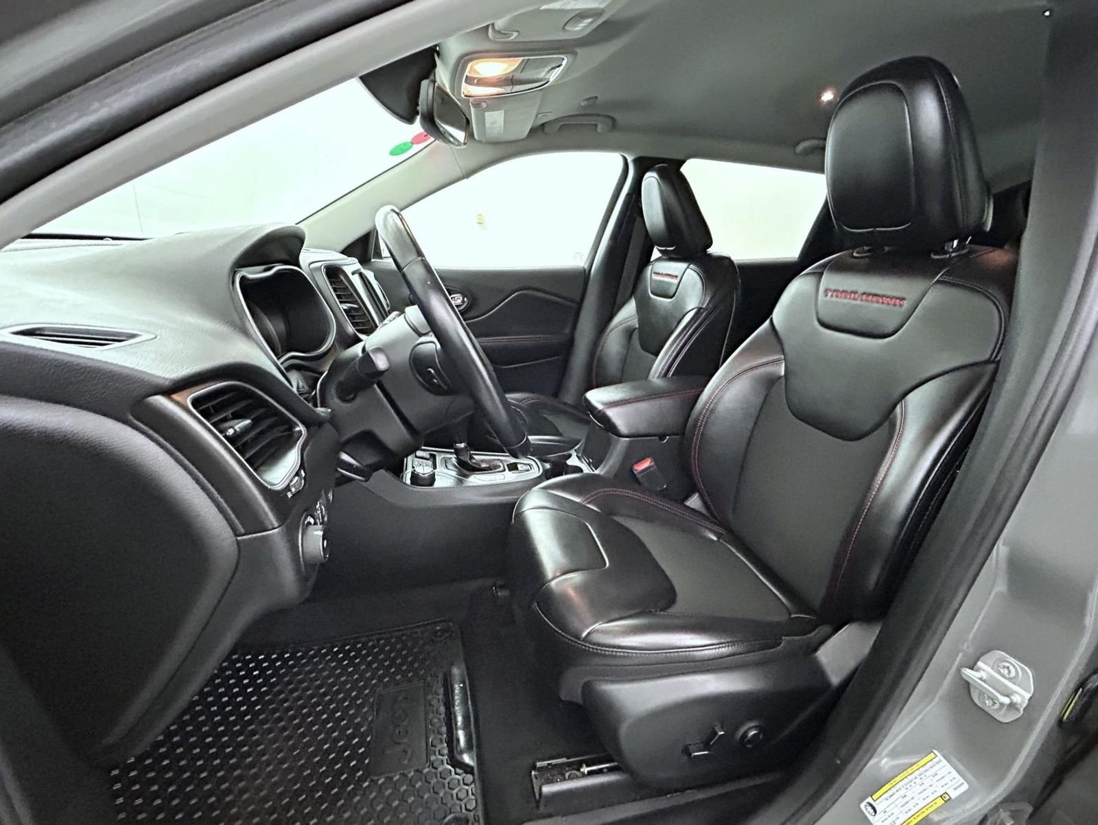 Used 2019 Gray Jeep Trailhawk image 10