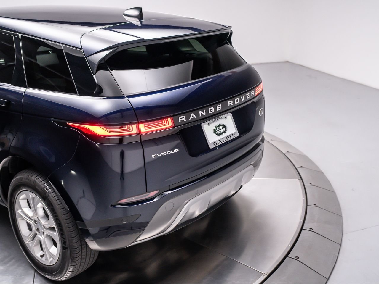 Certified Used 2023 Portofino Blue Metallic Land Rover S image 29
