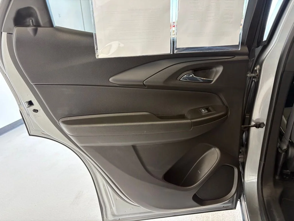 Used 2025 Gray Chevrolet LS image 27